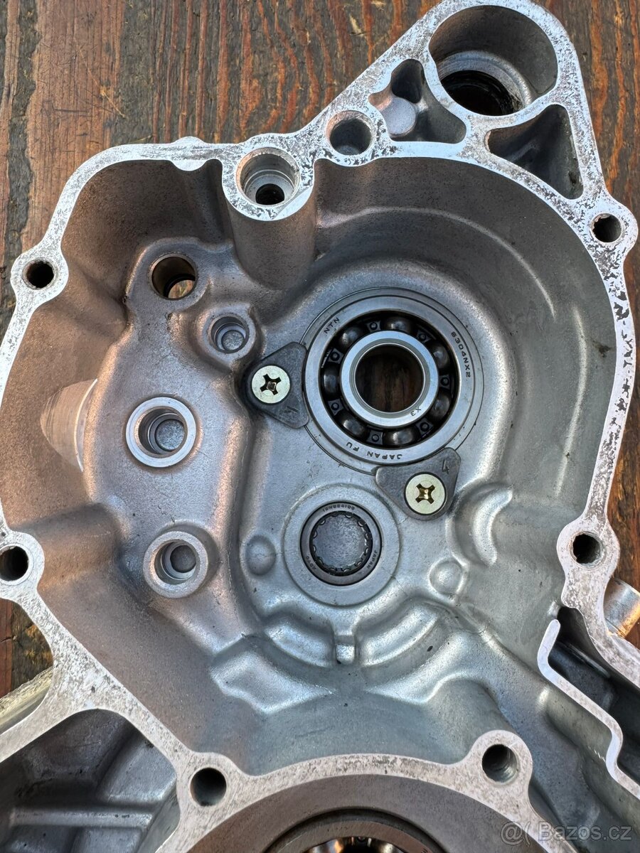 Komplet klikové skříně levý pravý blok kartery Yamaha YZ 125 - 14