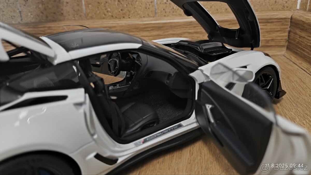 Model Chevrolet Corvette ZR1 2019 1:18 Autoart ( 71270 ) - 14