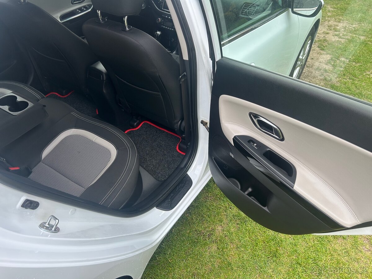 KIA ceed SW 1,6gdi 99kW - 2014 - 14
