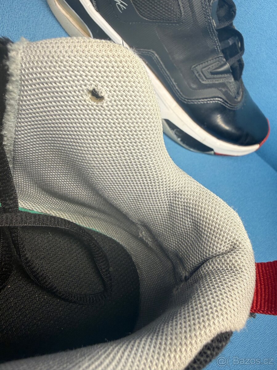 Jordan Loyal 3 - 14