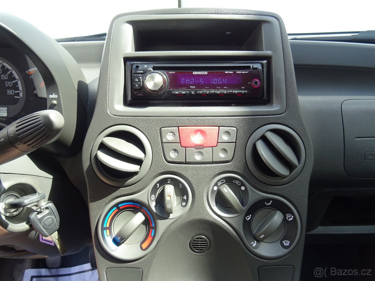 Fiat Panda 1.2i,51kW,klimatizace,STK: 07/2028 - 14