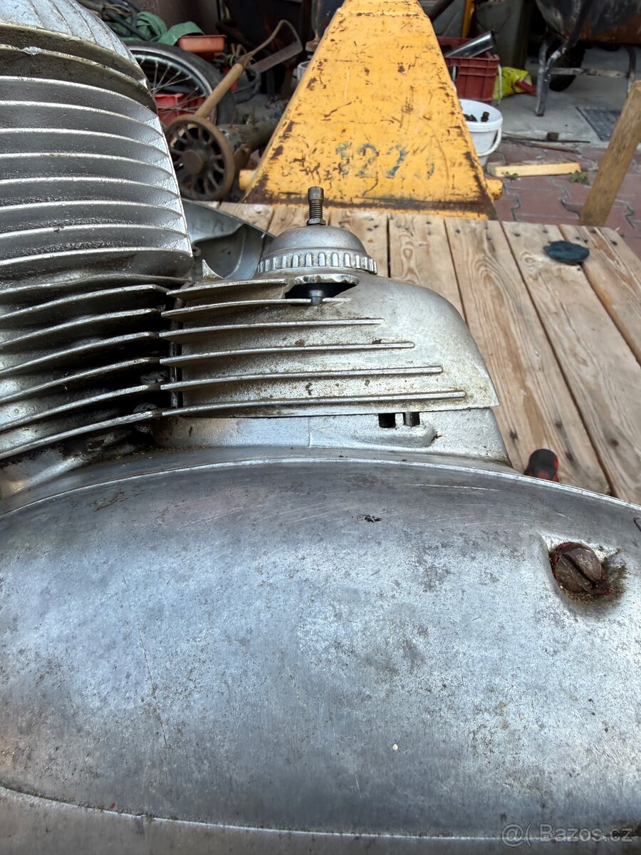 Jawa 250/353 Půlbuben/první typ - motor - 14