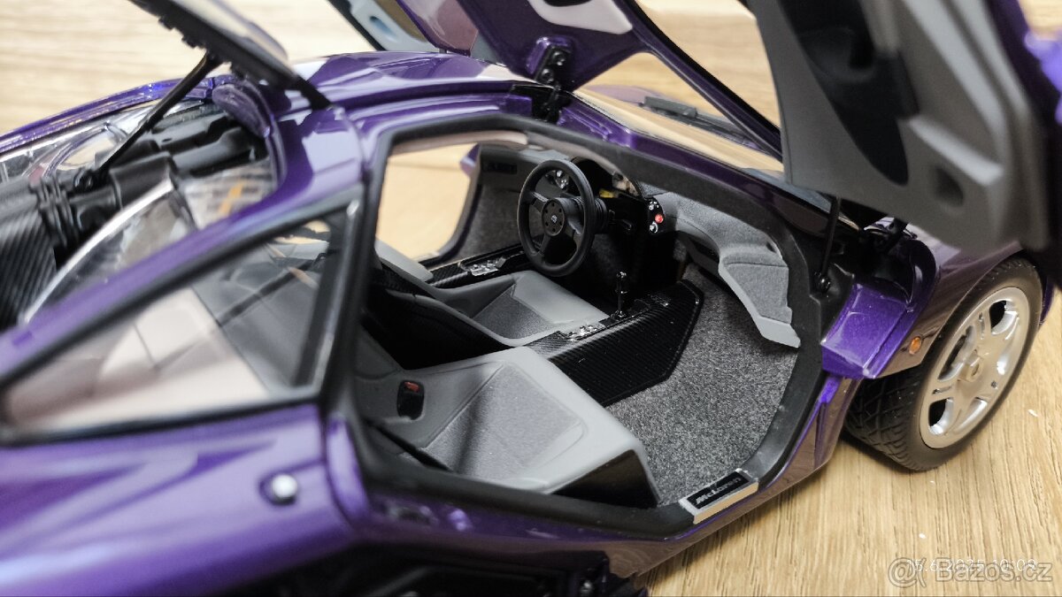 Model McLaren F1 1:18 LCD Models - 14