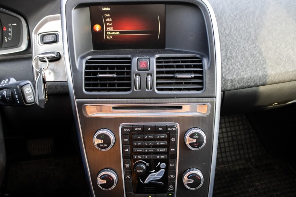 Volvo XC60 140kW (2015) - 14