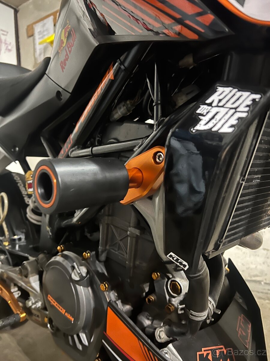 KTM DUKE 125 2011 rezervace - 14