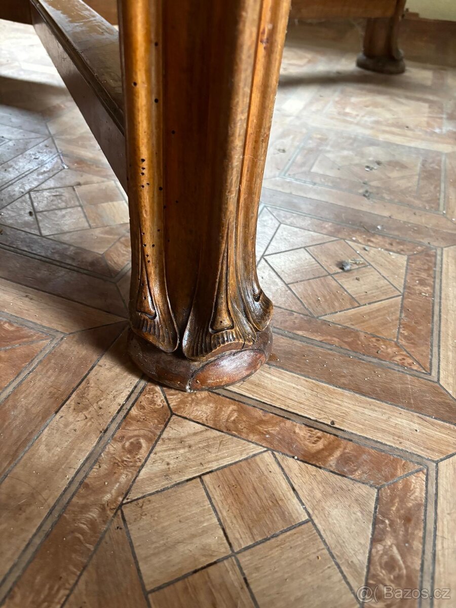 Starožitný nábytek - 14