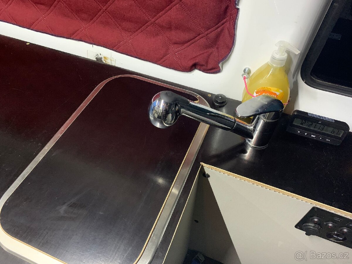 Ford transit obytná dodávka - 14