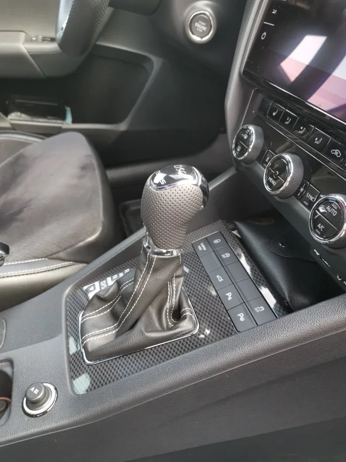 Alcantara / Perforovaná - hlavica DSG ŠKODA - 14