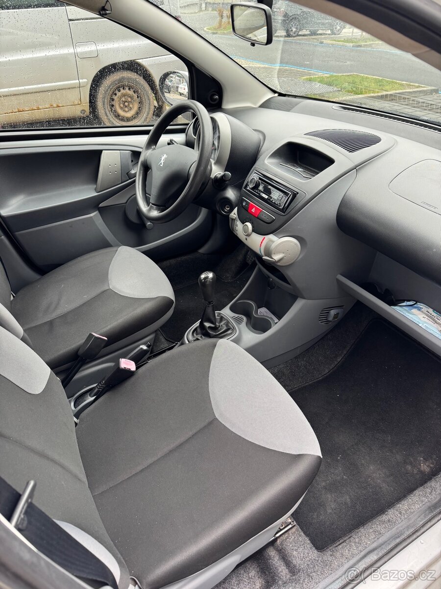 Peugeot 107, 1.0 , rok 2006 - 14