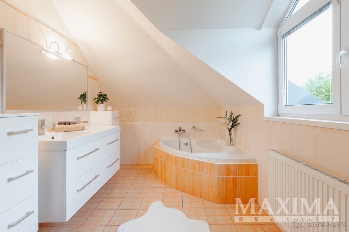 Dům 5+1 o ploše 274 m2 - Jesenice, Osnice - 14