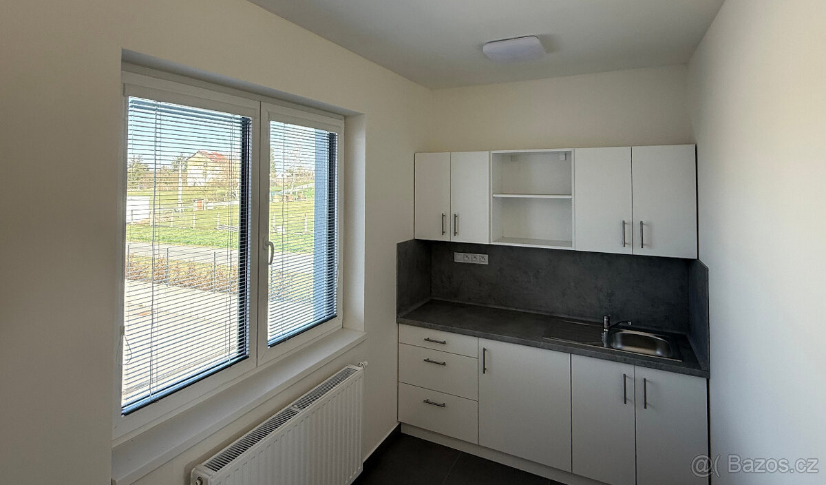 Pronájem skladovací haly o užitné ploše 1483 m², popř. 743 m - 14