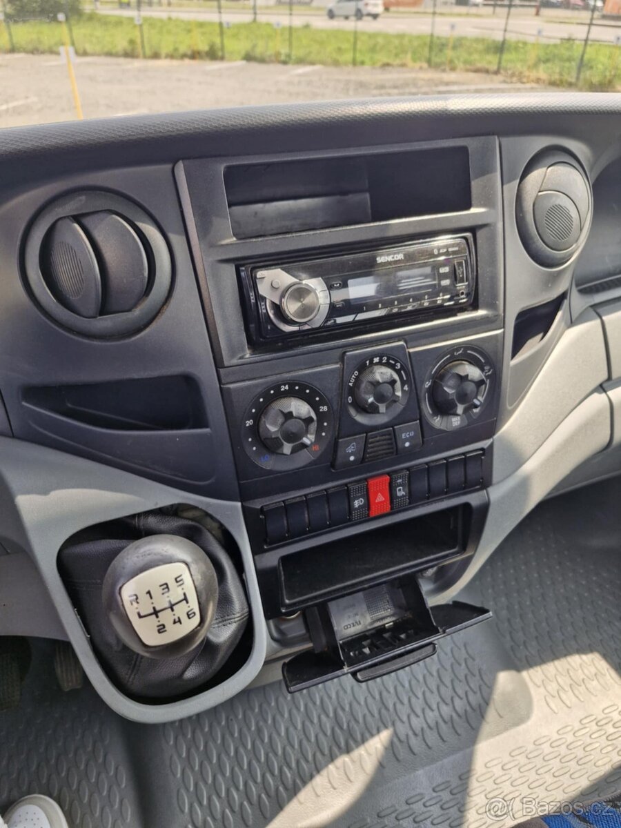 Kontejnerové Iveco daily 3,5 t - řidičský průkaz B - 14