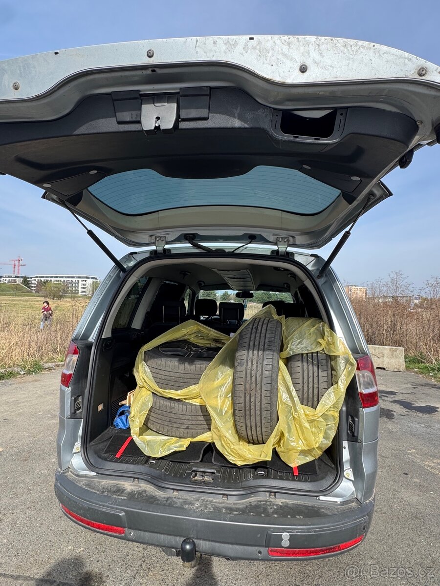 Ford Galaxy Ghia 7 míst, 2008, manuál - 14