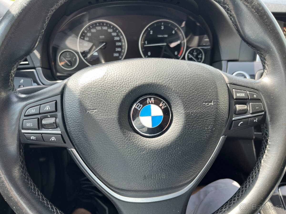 BMW F11 520D - 14