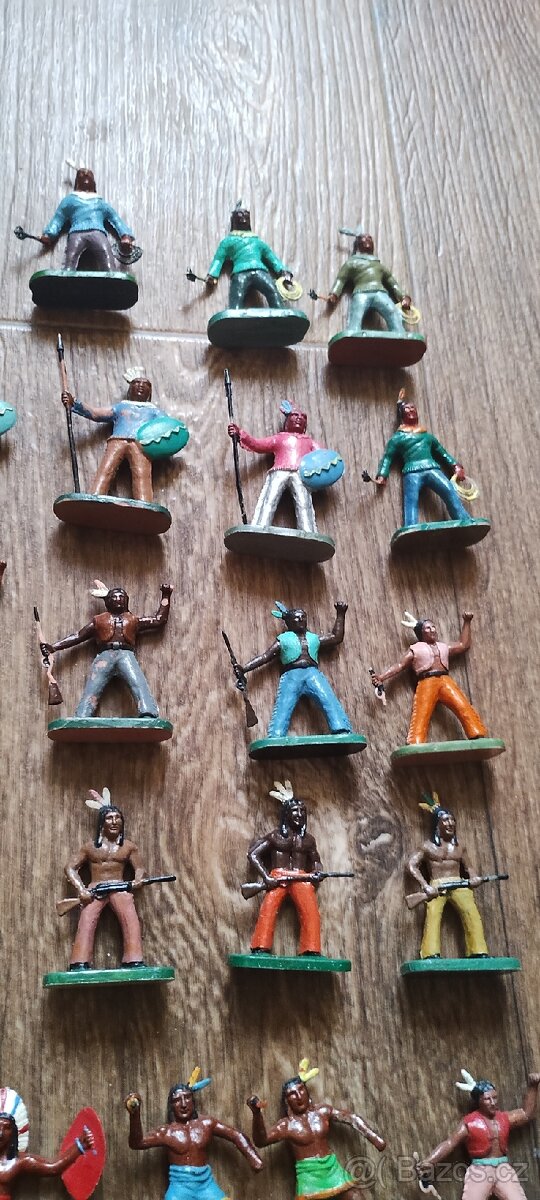 Indiáni figurky - 34 kusů - 14