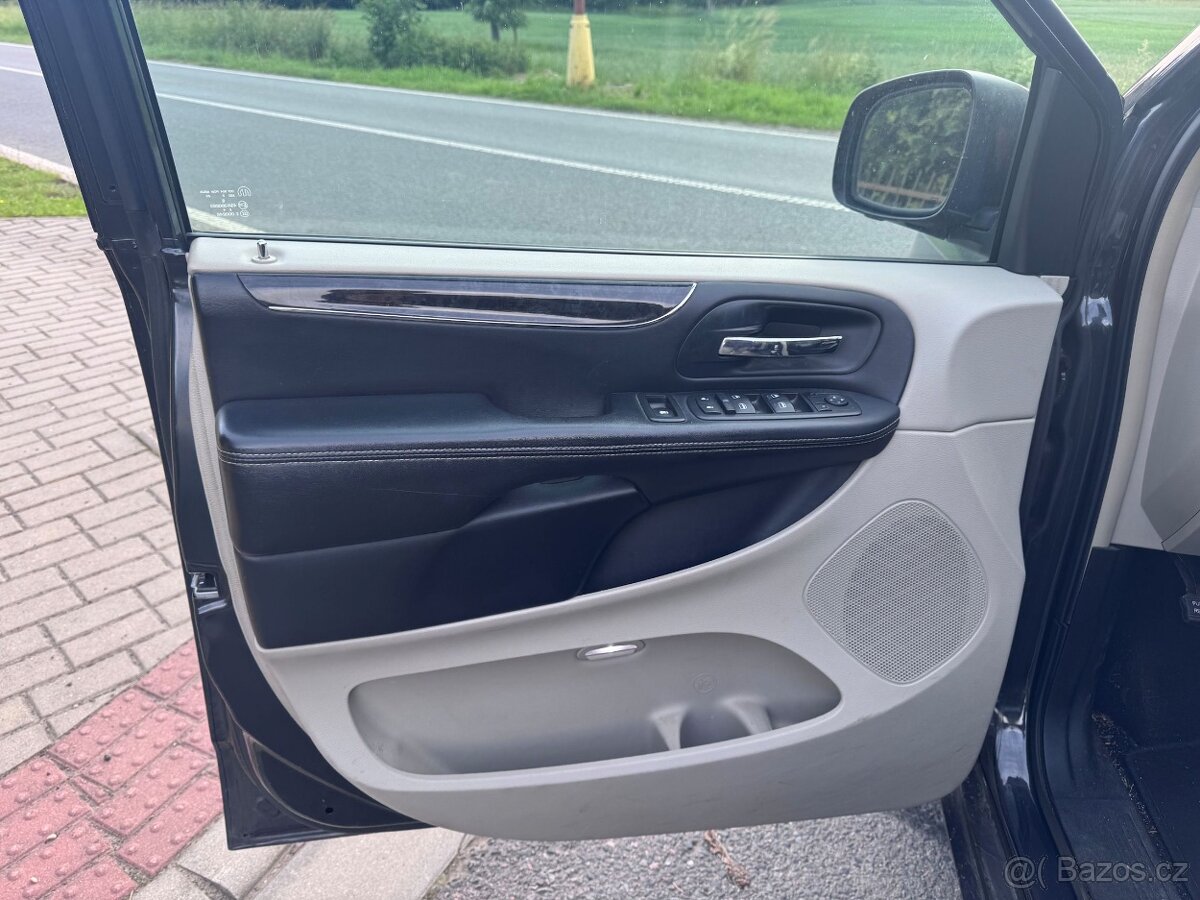 Chrysler Town Country 3,6 LPG Limited DVD 2012 - 14