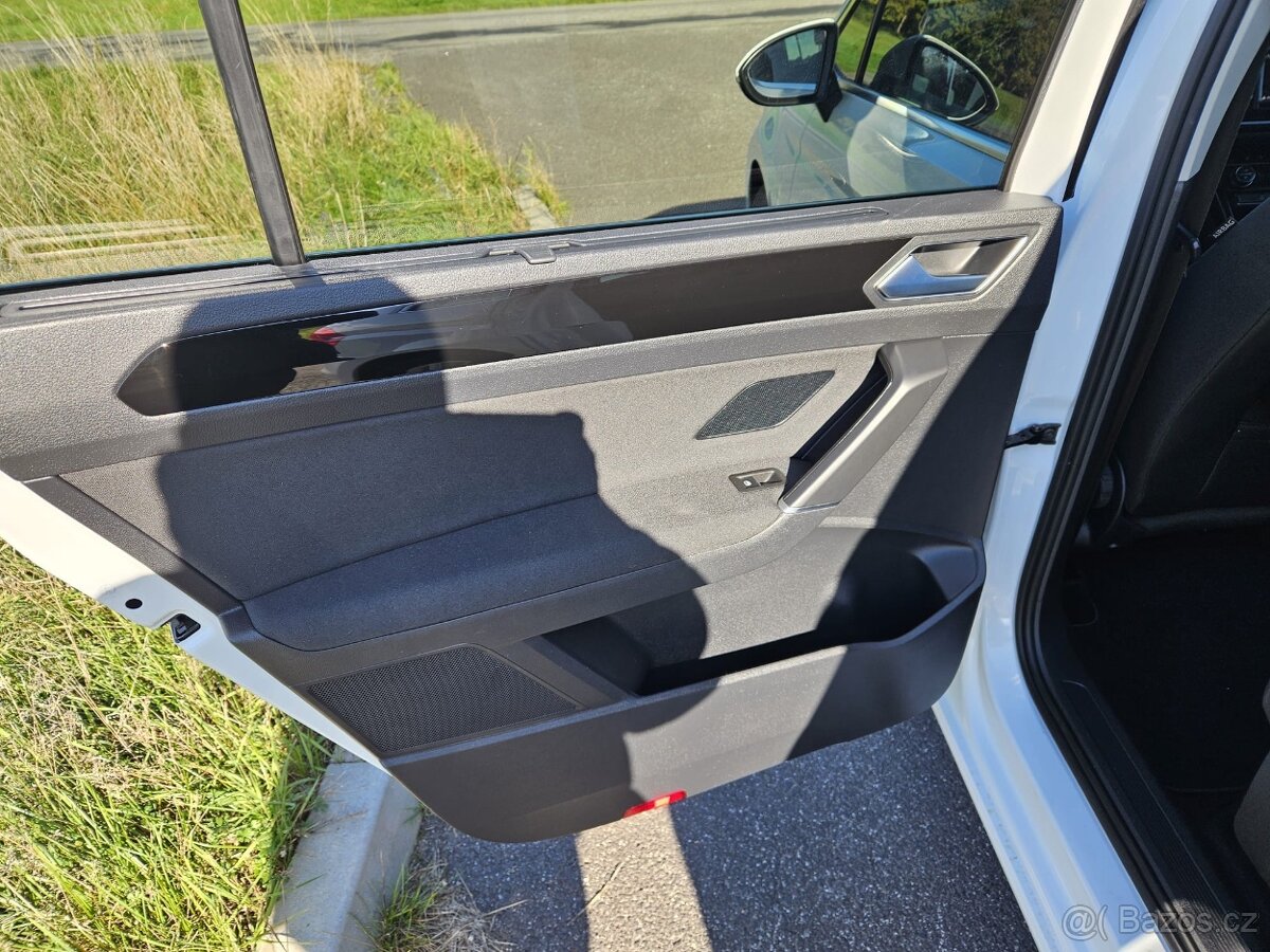 Volkswagen Touran 1.4 TSI 110kw, Highline, Nehavarováno - 14
