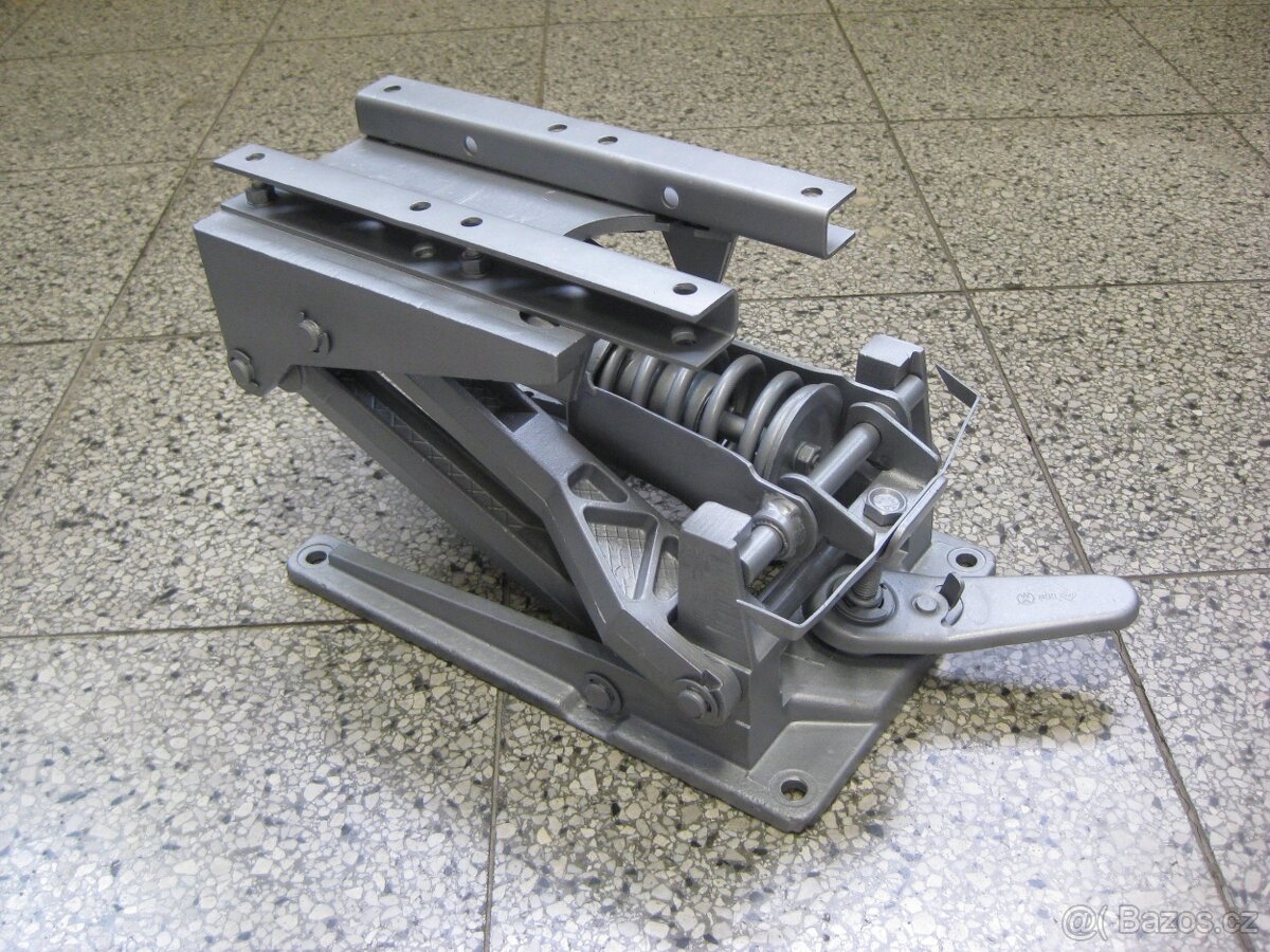 Multicar(4x4)M25 -nová kabina +komplet náhradní díly - 14