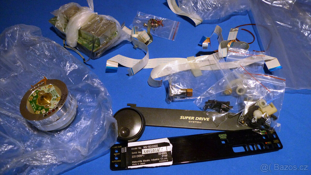 Mix elektro, fotaky, d.ovladace, soucasky do video, tablet - 14