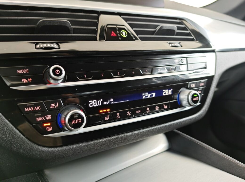 BMW Rad 5 Touring 530i xDrive A/T - 14