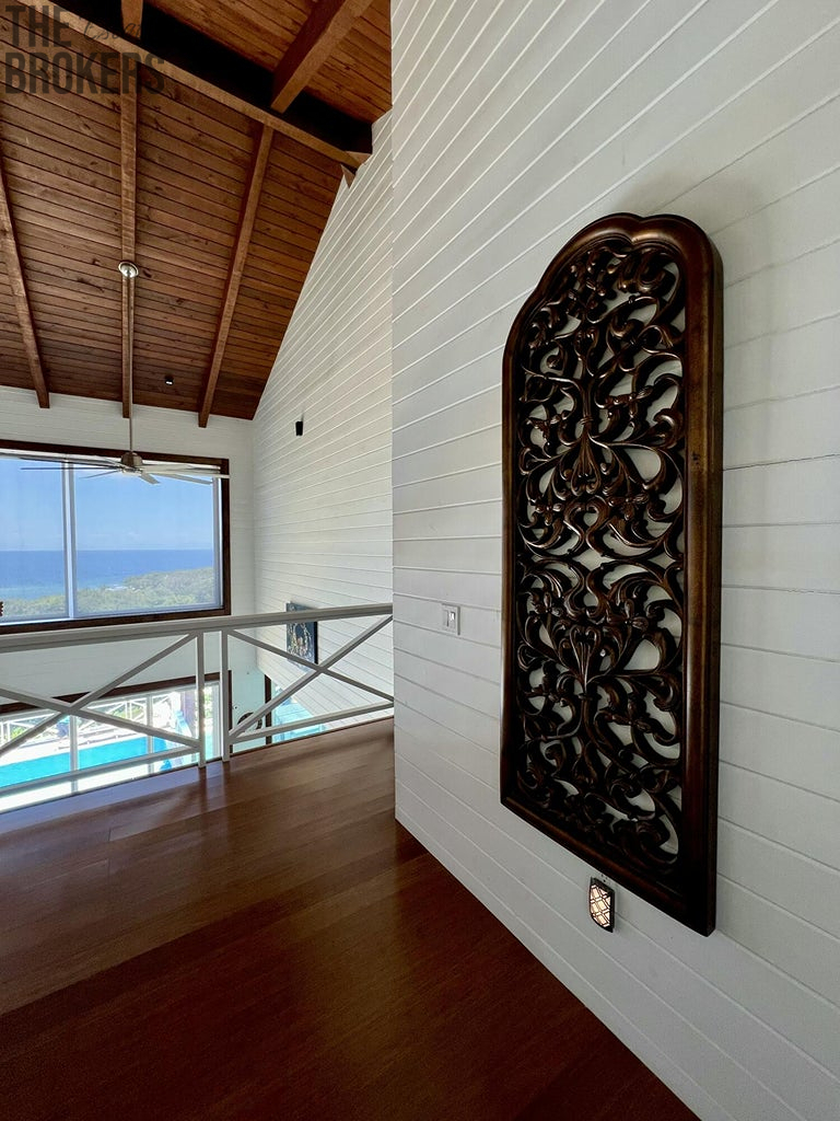 LUXURY 3BD & 3.5BT Home First Bight, Roatan - 14