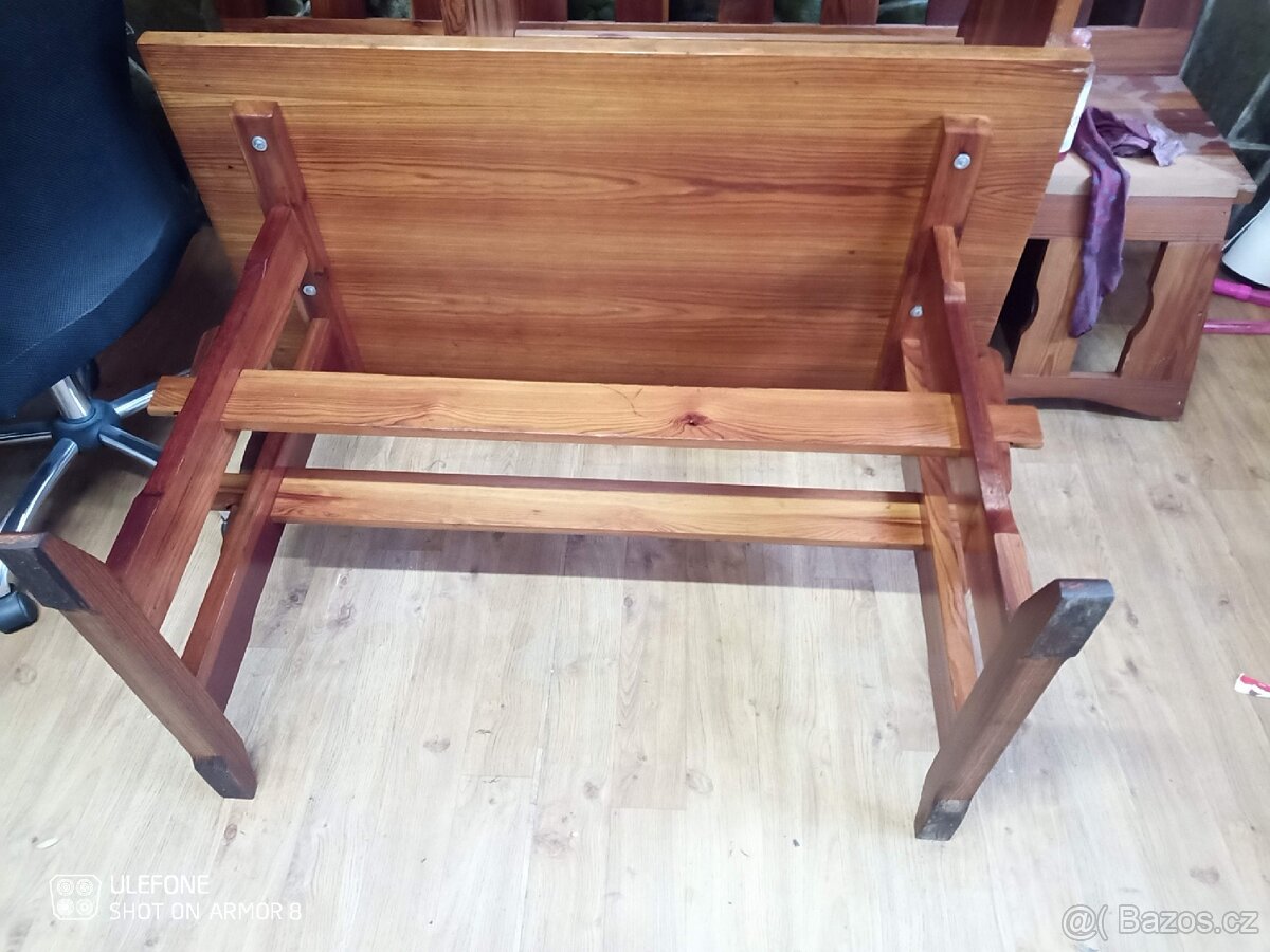 Nízká jídelní skříň - 14