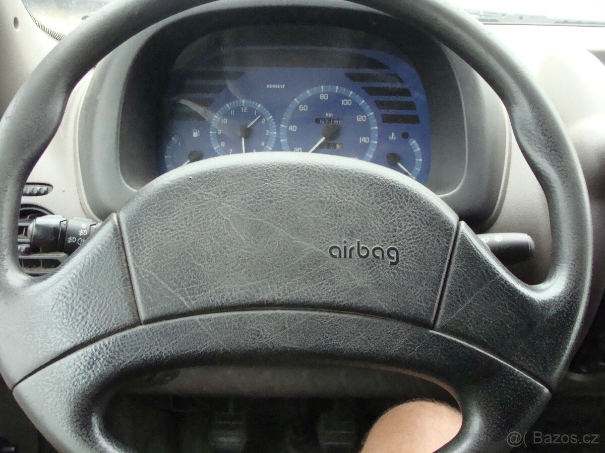 Renault Master, 2.5 D, L2H2, 6 míst,167000 km - 14