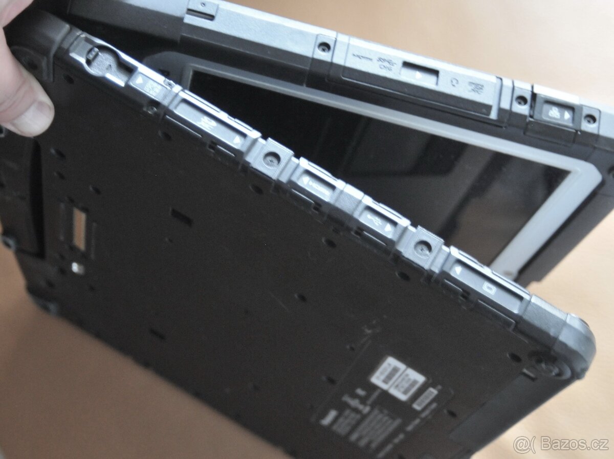 Průmyslový konvertibilní notebook/tablet Panasonic CF-33 - 14