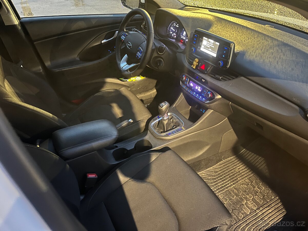 Hyundai i30 kombi / 1.6crdi / 2017 - 14