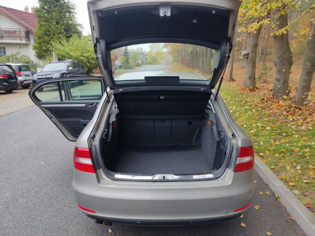 ŠKODA SUPERB 2.0 TDI DSG Ambition 2015 - 14