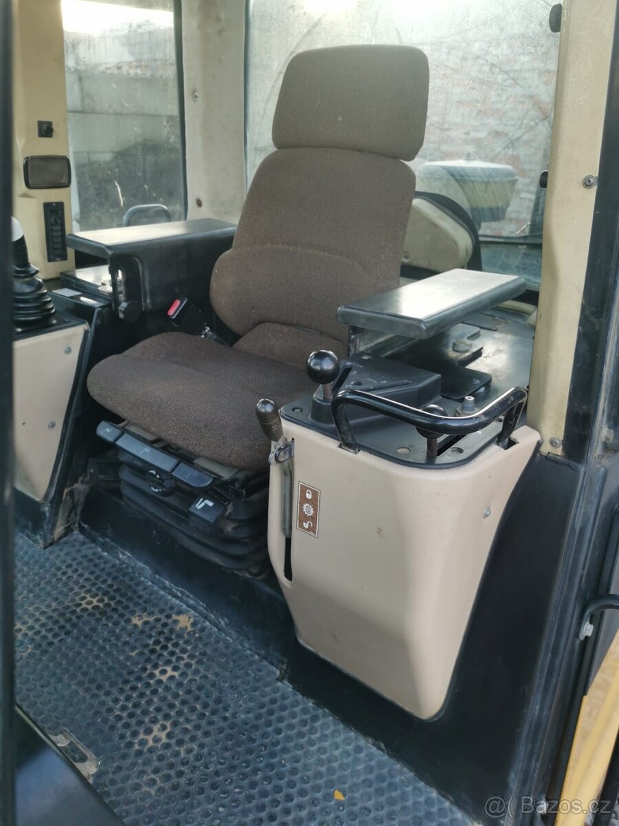 Pasovy nakladač 963c - 14