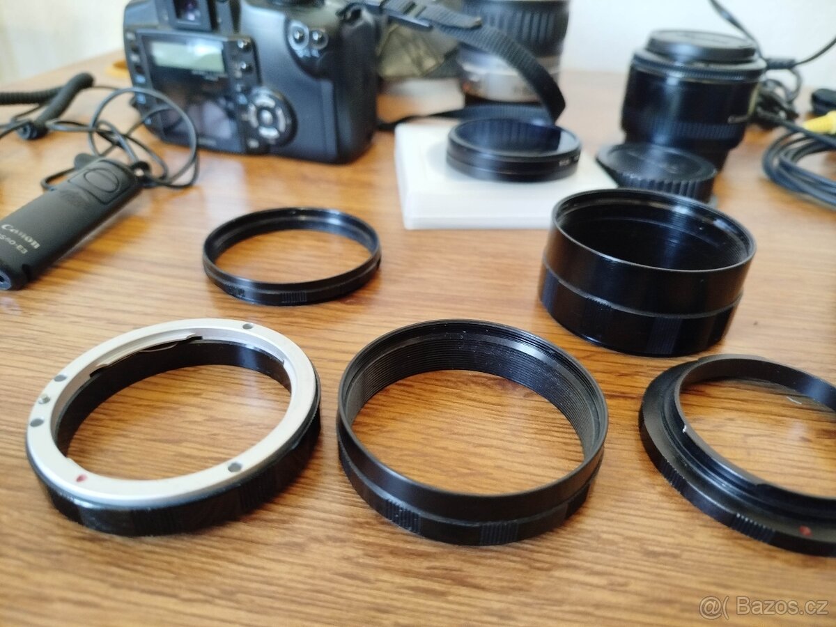 EOS350d s příslušenstvím a brašnou - 14