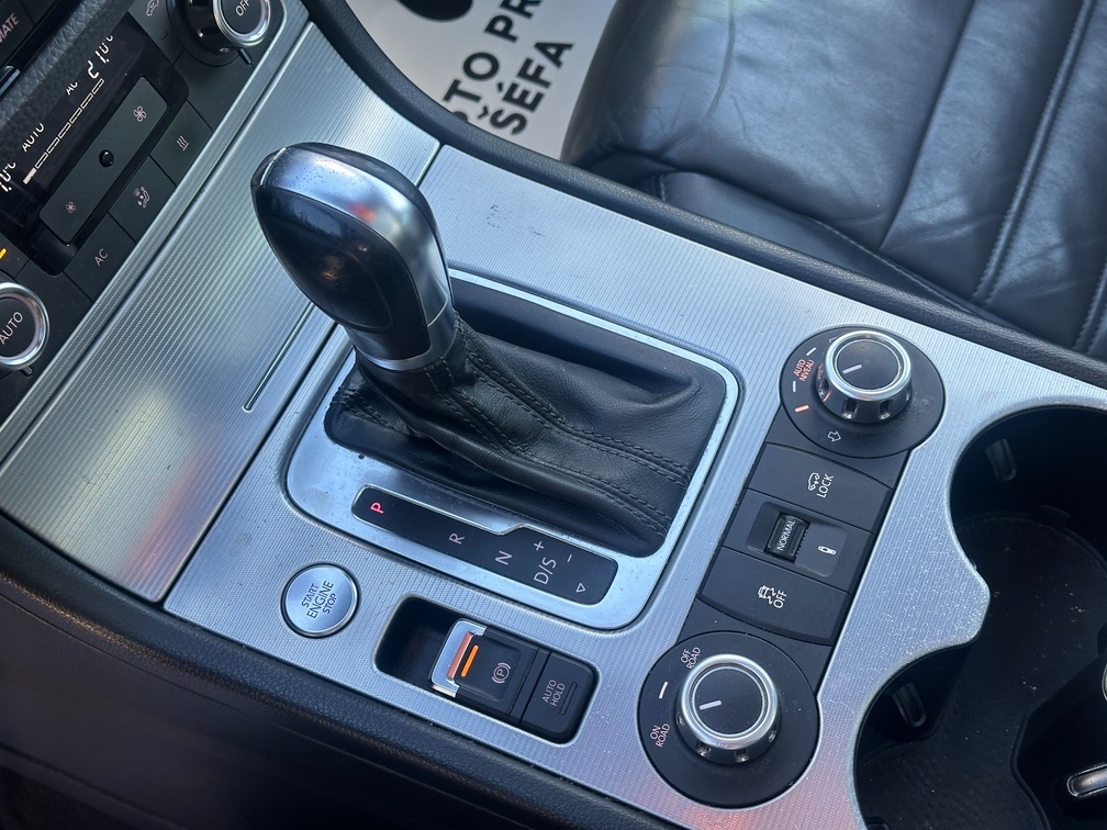 Volkswagen Touareg 2012 - 14