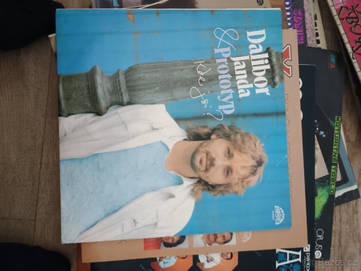 Dobrý den.Nabizim staré LP - 14