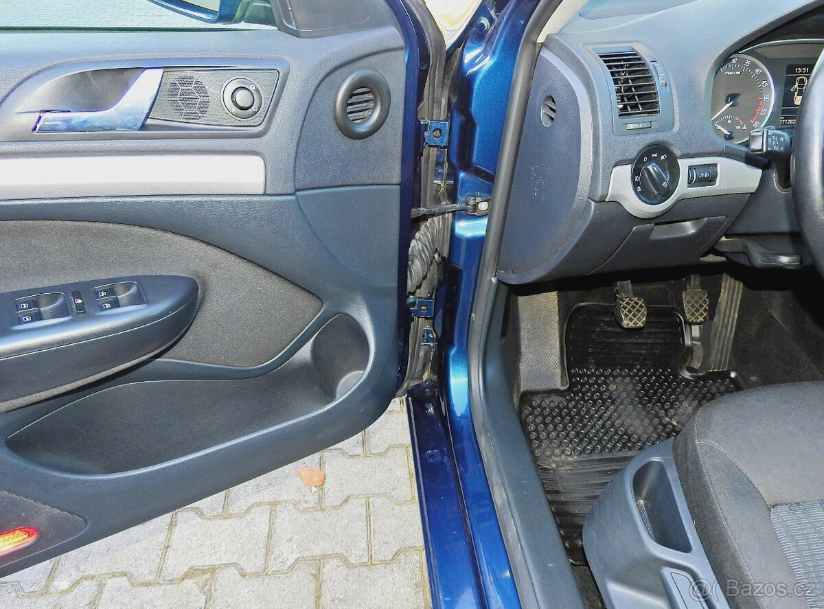 Š.Octavia II Com 2.0 TDI 103 kW,Facel.,2012,ČR,S.kn.,269 tkm - 14