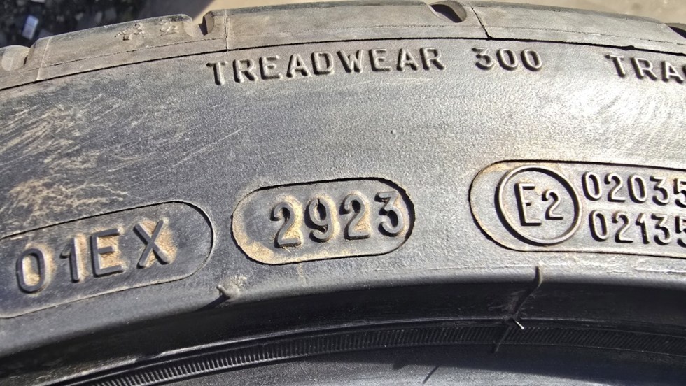 Letní pneu 275/35/19 Michelin - 14