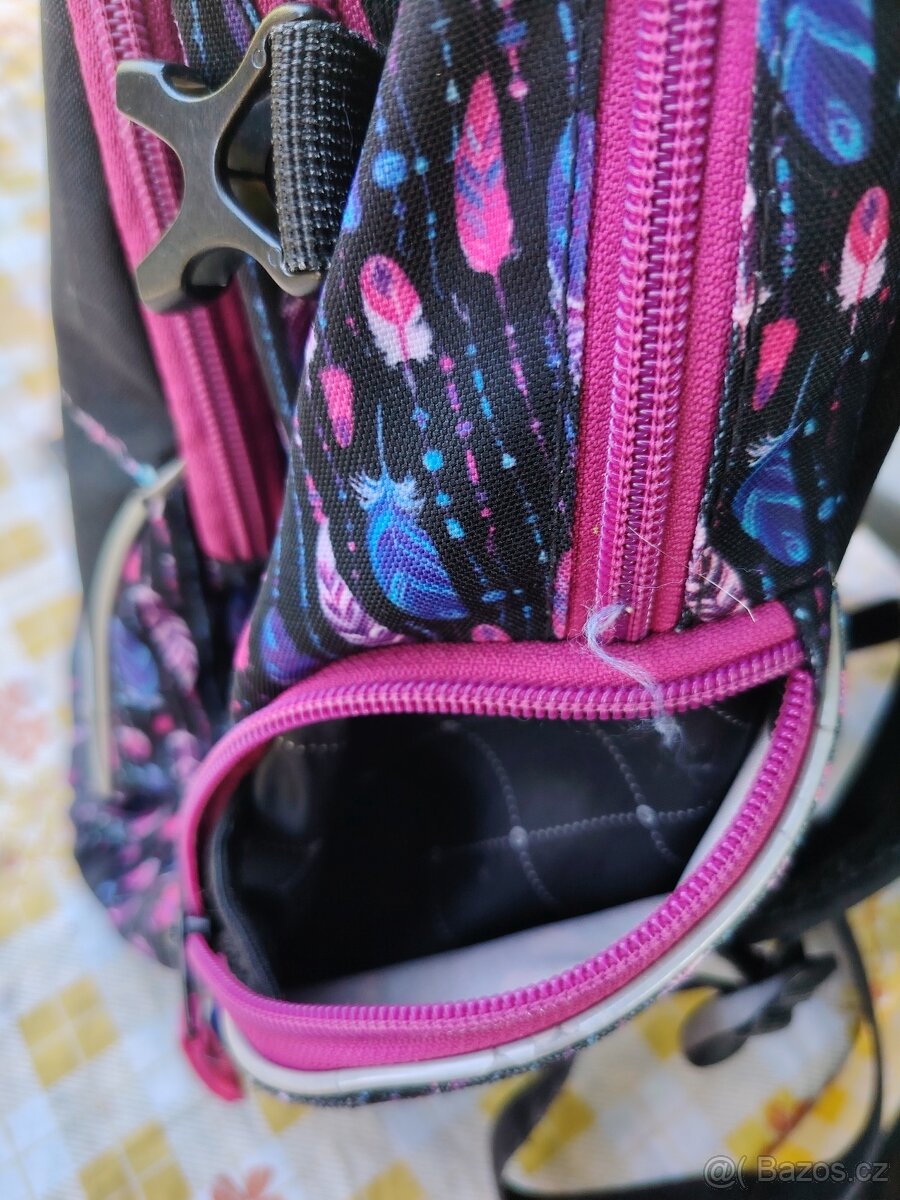 Školní batoh s motivem peří - 14