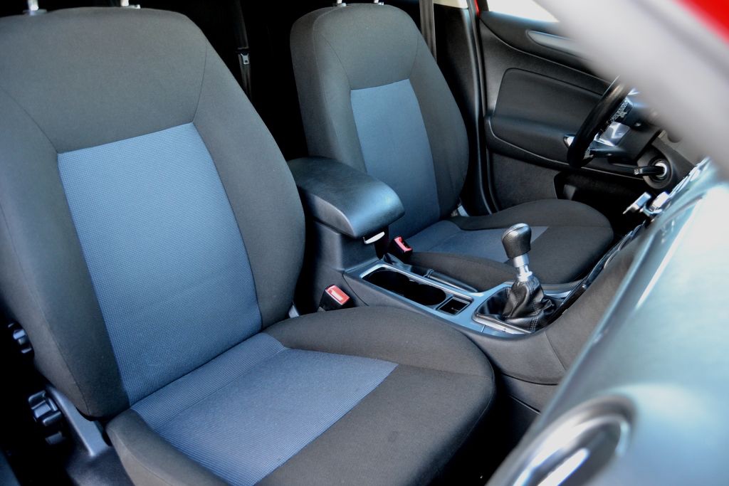 Ford Mondeo 2.0 TDCI Ambiente kombi facelift - 14