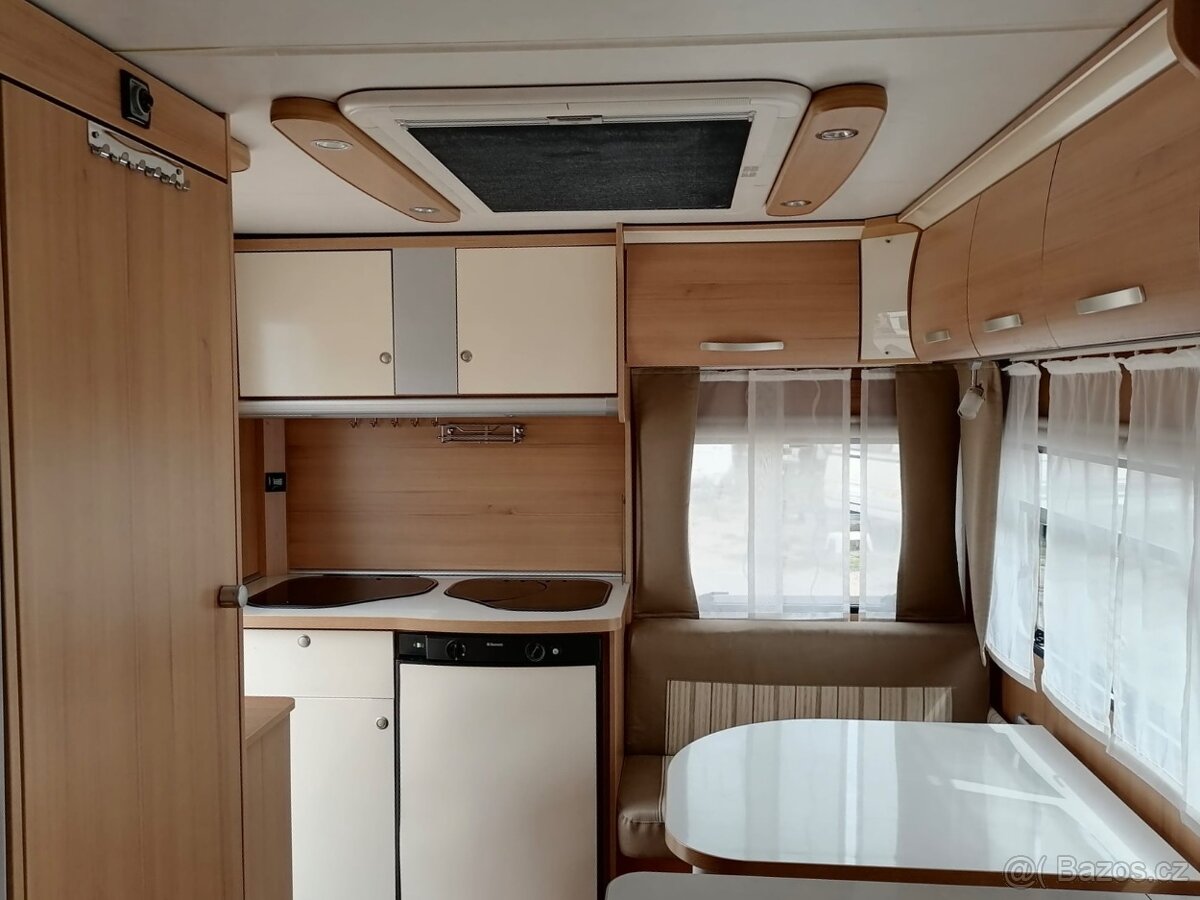 Karavan Weltbummler T.E.C, Kuchyňka, Koupelna,Topeni - 14