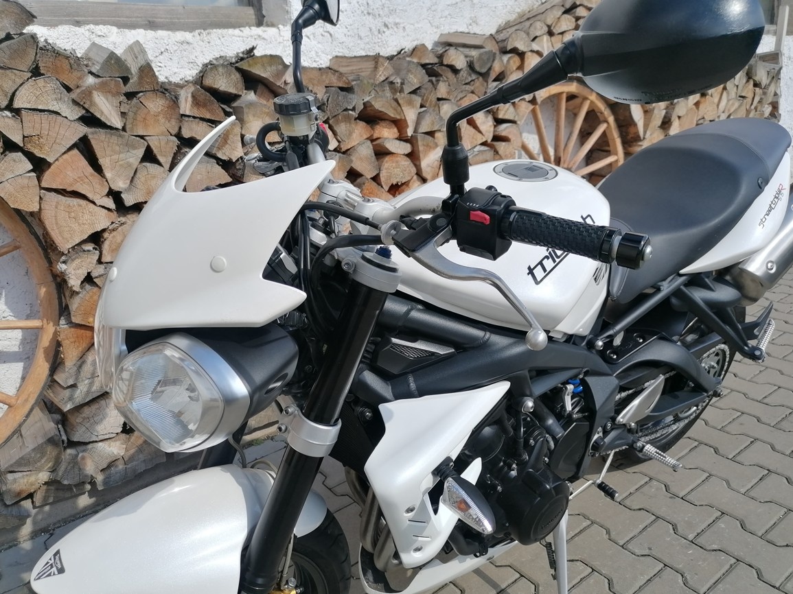 TRIUMPH STREET TRIPLE 675 R - 14