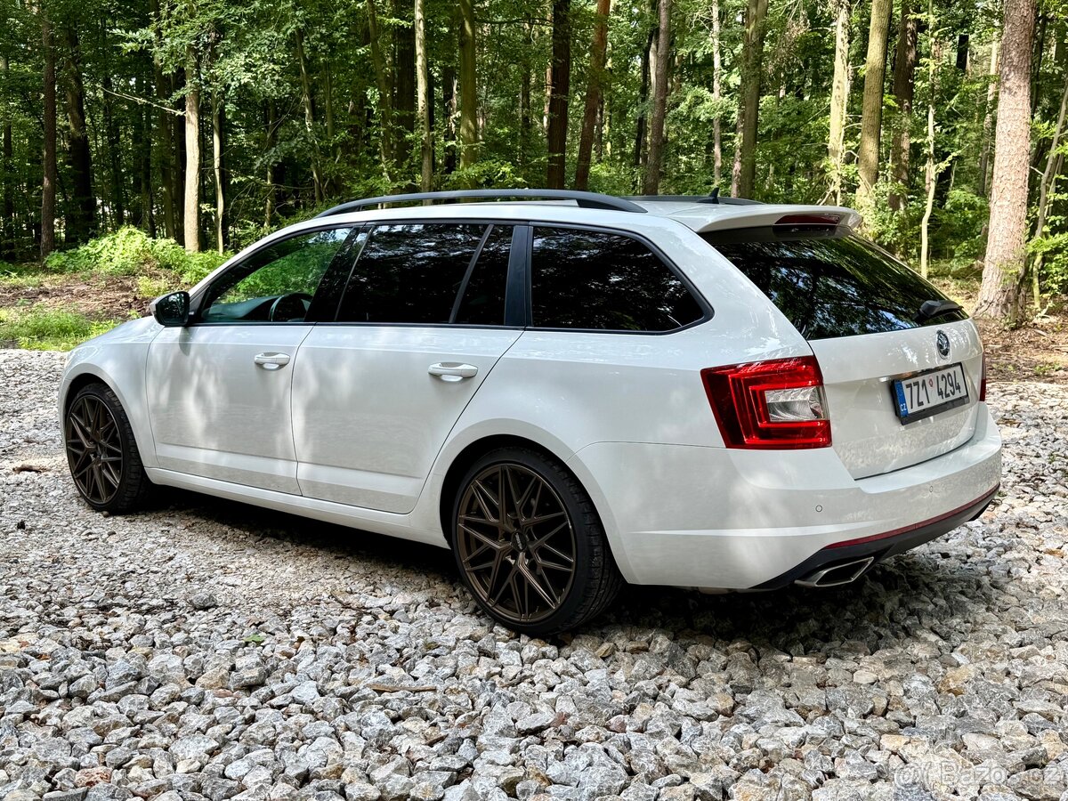 Prodám Škoda Octavia 3 RS 135 Kw, manuál - 14