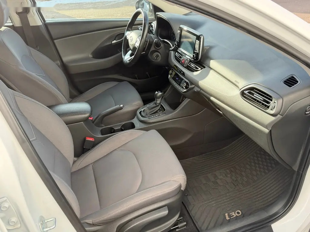 Hyundai i30, 1.6CRDi 85kW AUTOMAT SMART - 14