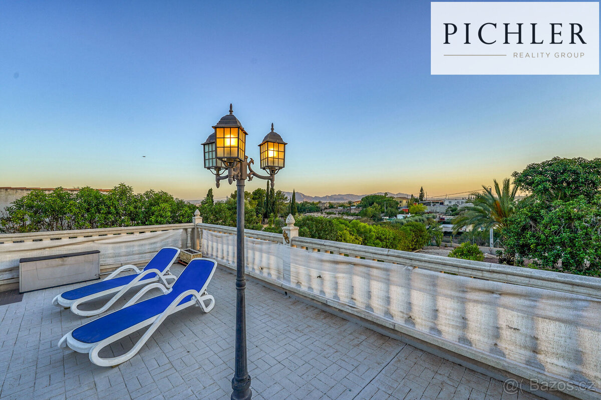 Prodej vily 242 m², pozemek 1650 m² - 14