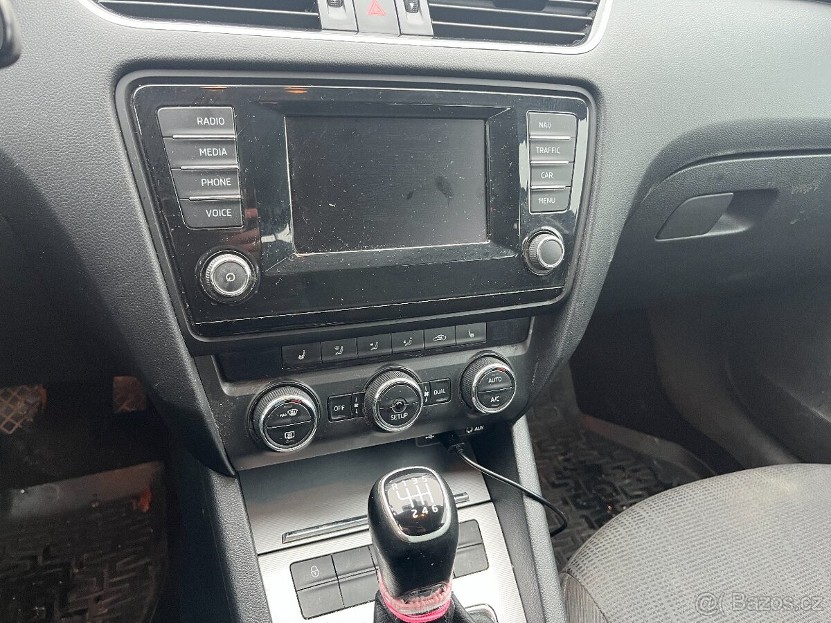 Škoda Octavia 2.0tdi 110kw manuál alu + zimní po servisu - 14