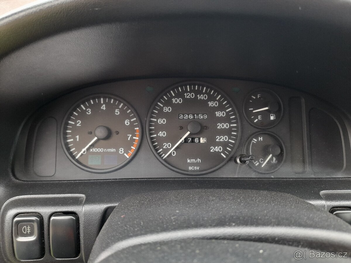 Prodám vyměním Mazdu 323F REZERVACE - 14