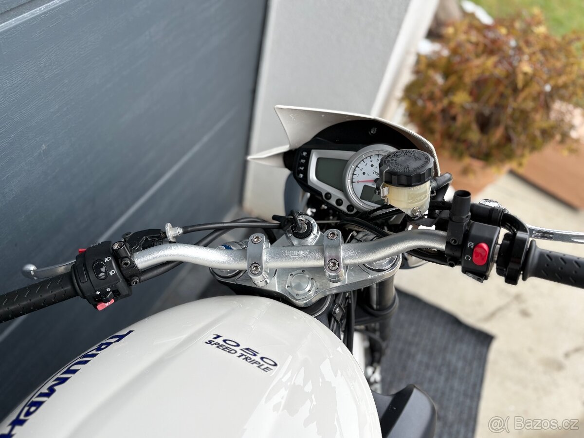Triumph Speed Triple 1050 - 14