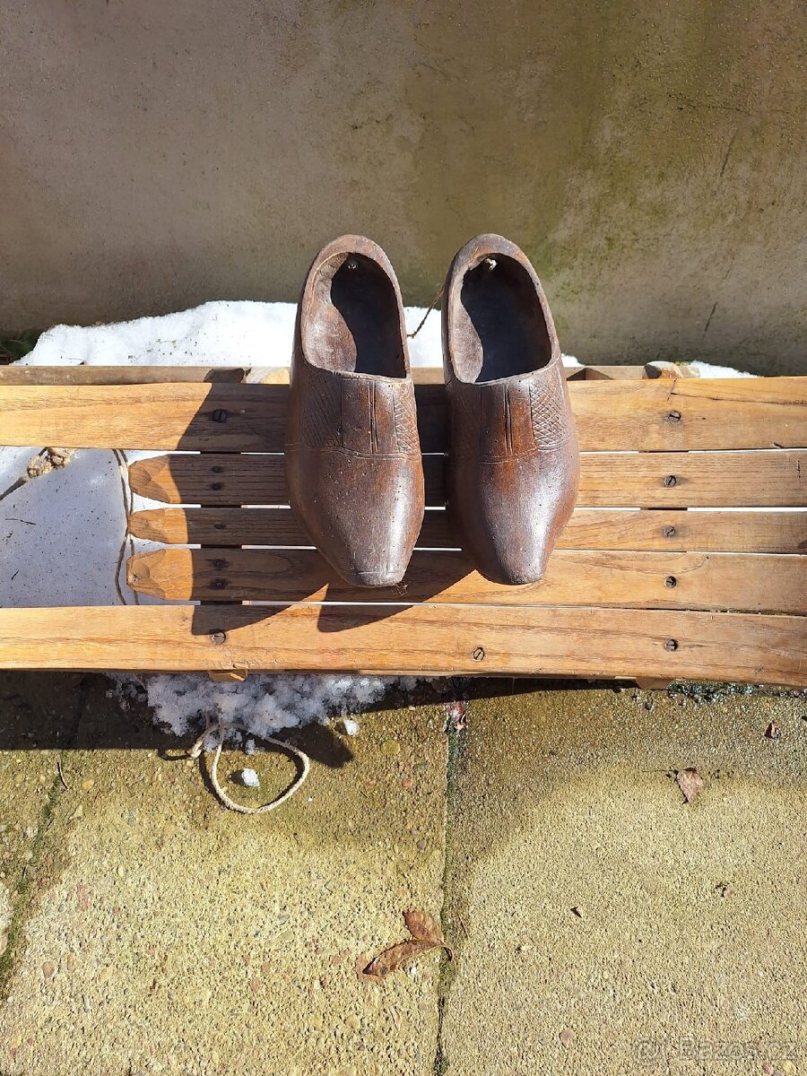 Sáňky a dřeváky - 14