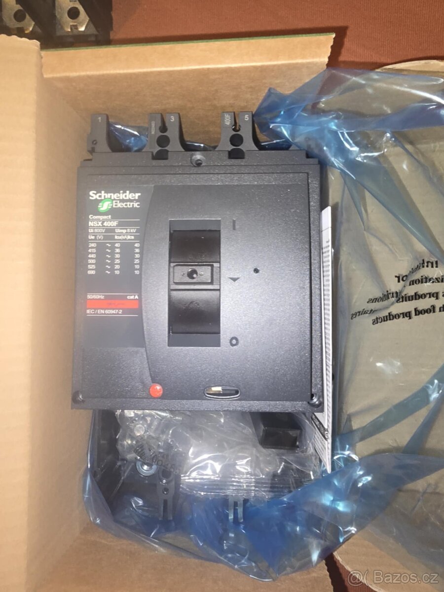 Jističe a stykače - 14