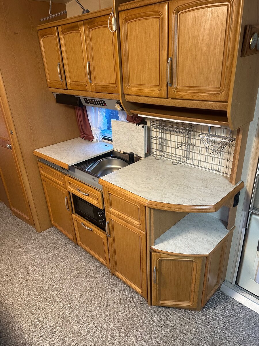 Karavan Hobby Landhaus - Přídavná Střecha, Předstan - 14