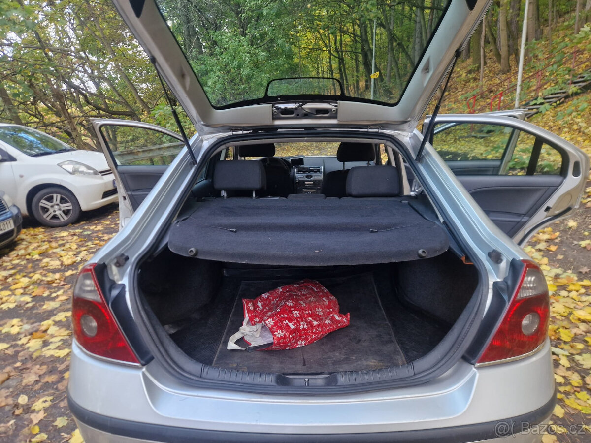 ford Mondeo nafta - 14